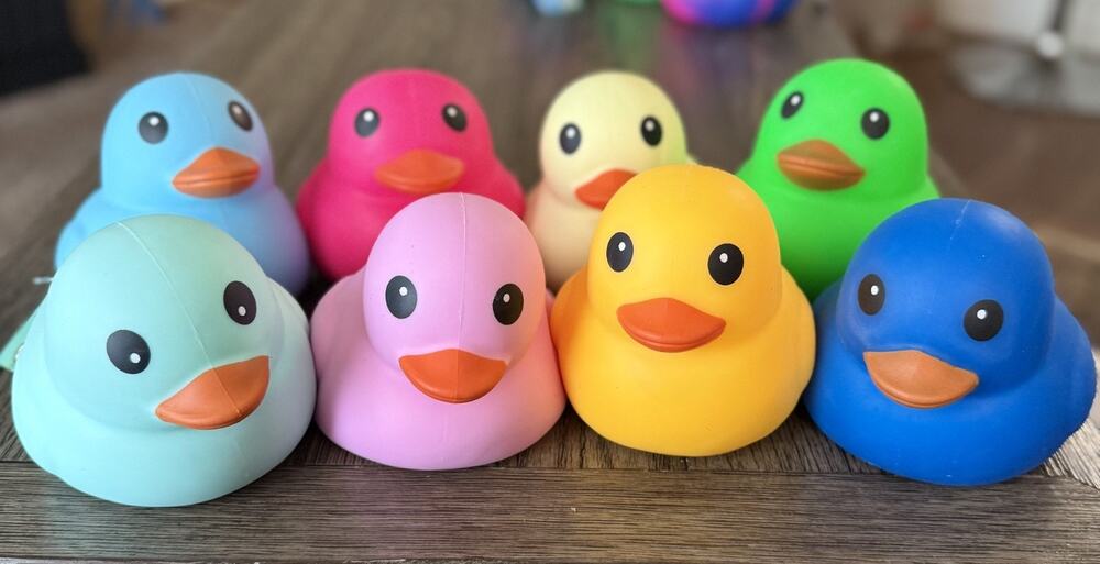 Sunny Days JUMBO Squeezy Duck Laffy Quacks Novelty Fidget Viral Sqiushy Toy New